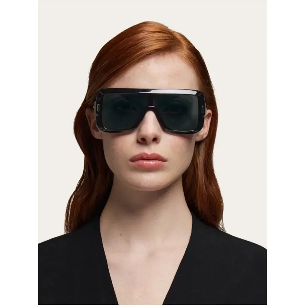 New Salvatore Ferragamo SF2061SE 001 Sunglasses Authentic